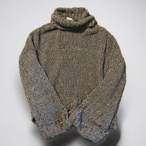 Chunky knit gray confetti sweater. Like new.